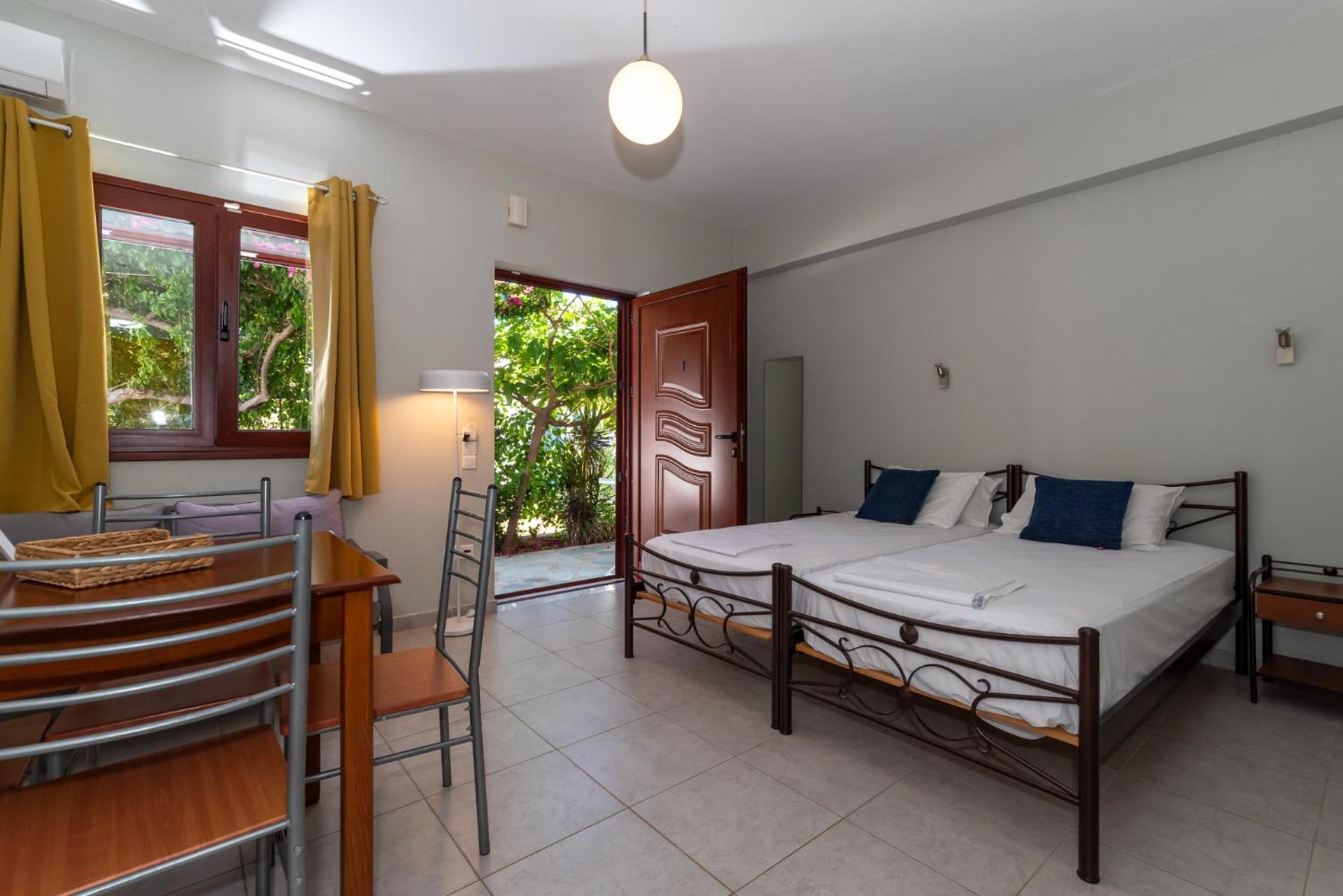 Stratos By Mroom Apartments Makrýgialos المظهر الخارجي الصورة