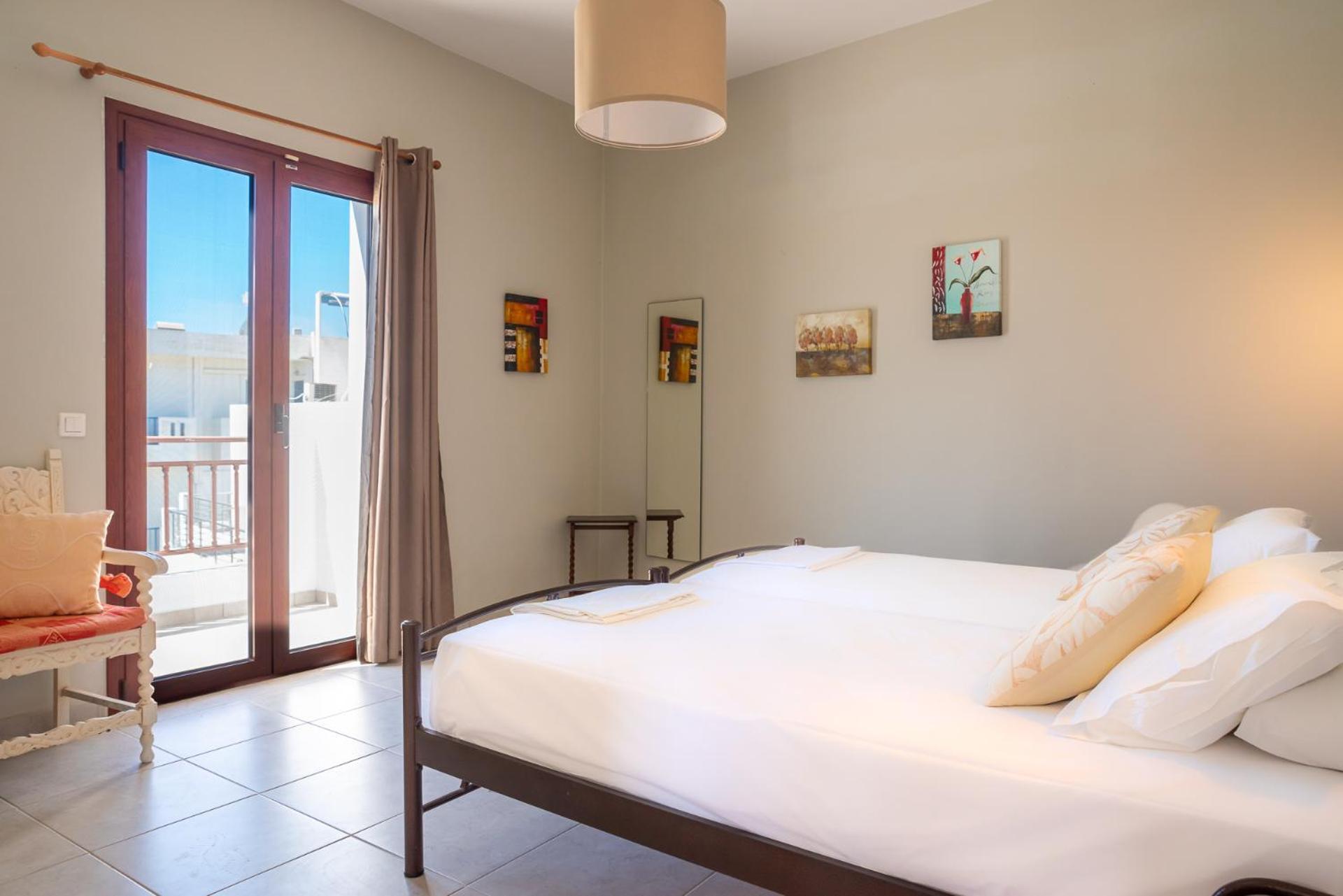 Stratos By Mroom Apartments Makrýgialos المظهر الخارجي الصورة